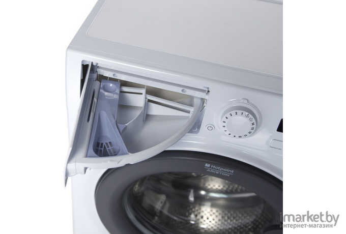 Стиральная машина Hotpoint-Ariston VMUF 501 B