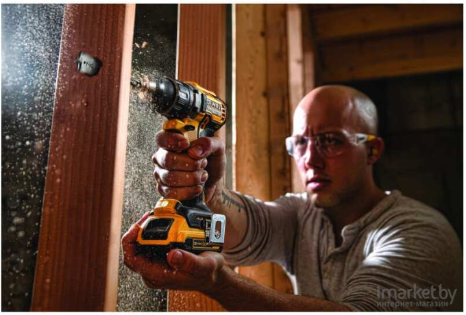 Дрель-шуруповерт DeWalt DCD791P2