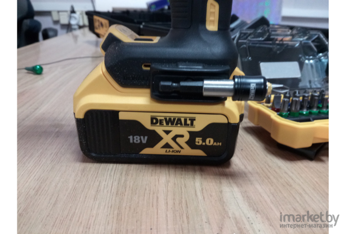 Дрель-шуруповерт DeWalt DCD791P2