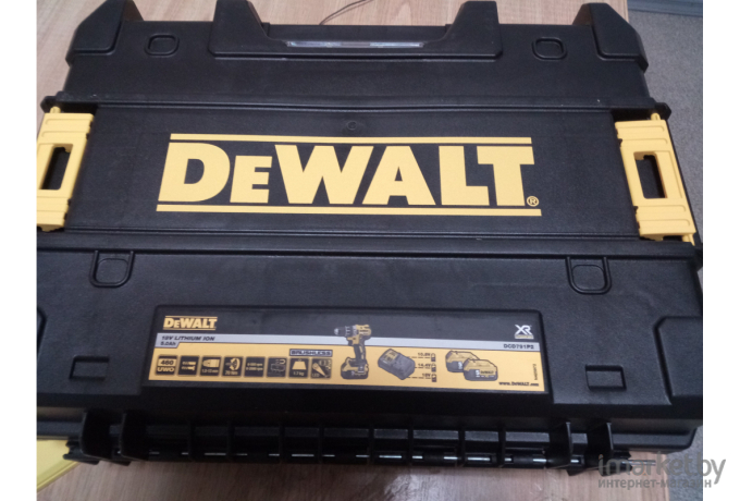 Дрель-шуруповерт DeWalt DCD791P2