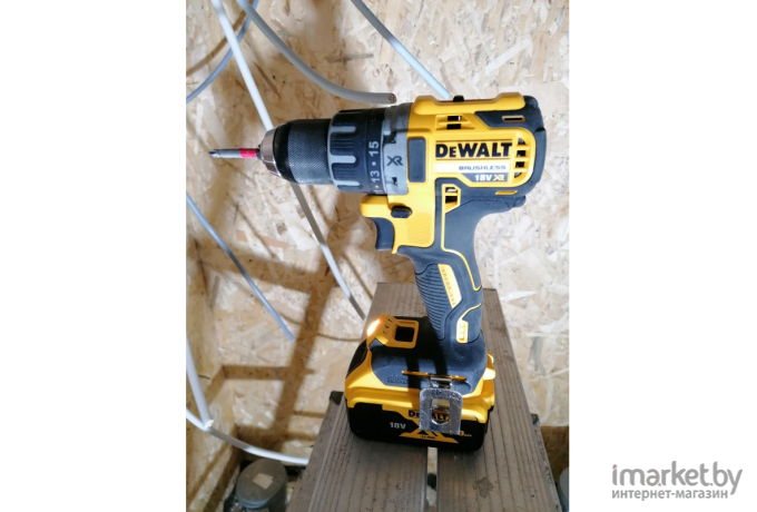 Дрель-шуруповерт DeWalt DCD791P2