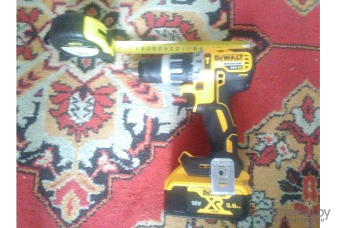 Дрель-шуруповерт DeWalt DCD796P2