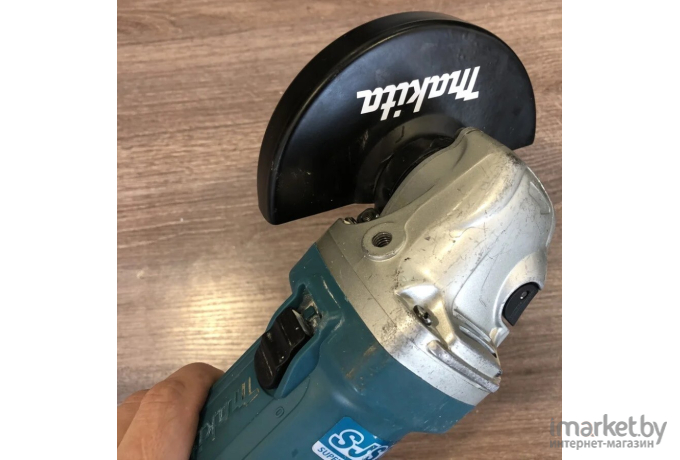 Профессиональная угловая шлифмашина Makita GA6040C