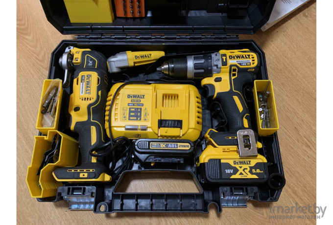 Дрель-шуруповерт DeWalt DCD796D2