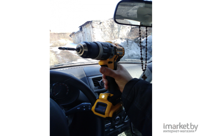 Дрель-шуруповерт DeWalt DCD796D2