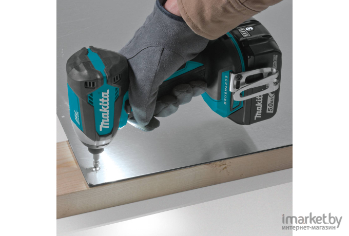 Шуруповерт Makita DTD153ZJ